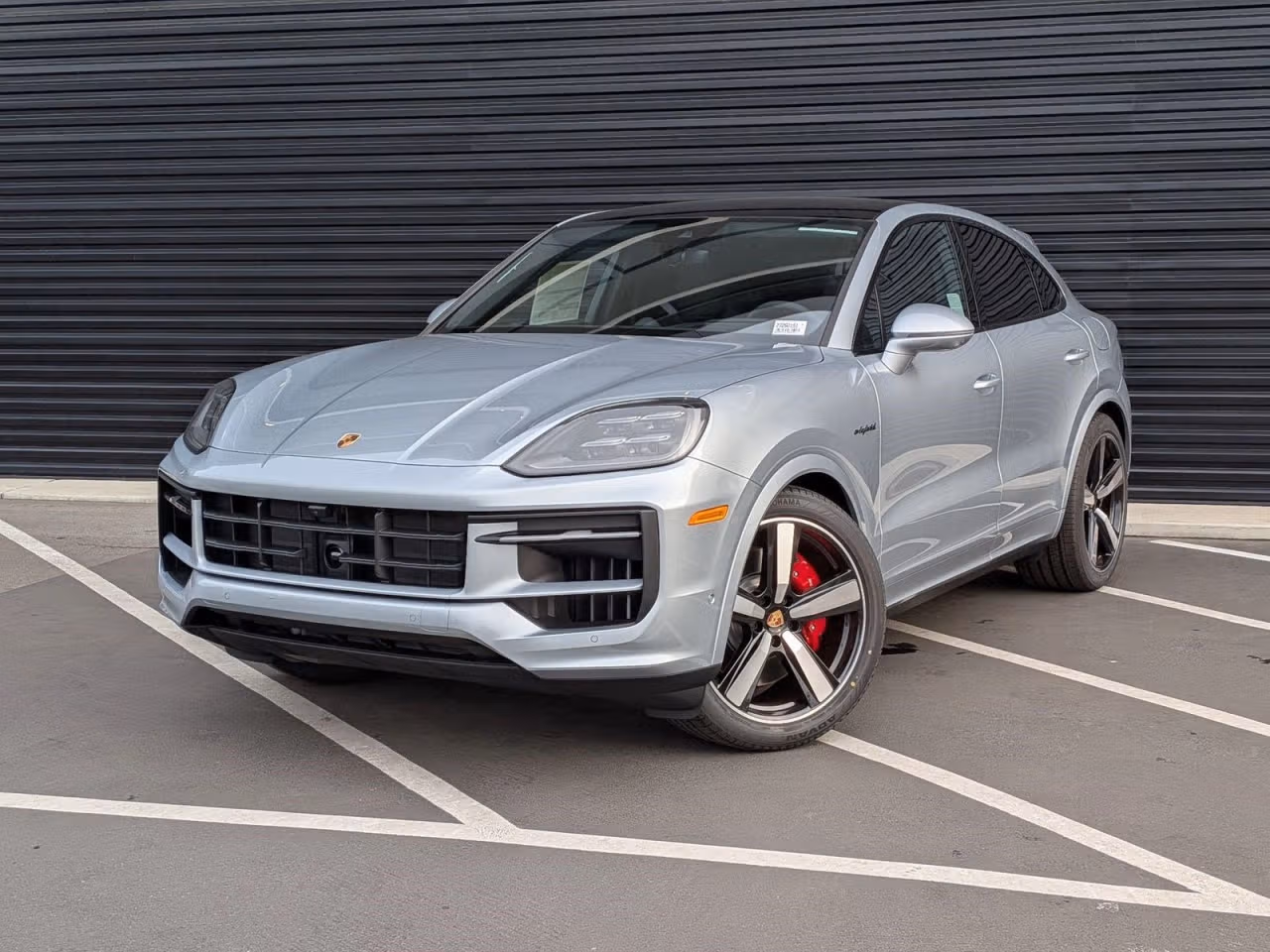 2026 Porsche Cayenne Coup S E-Hybrid - Photo 4