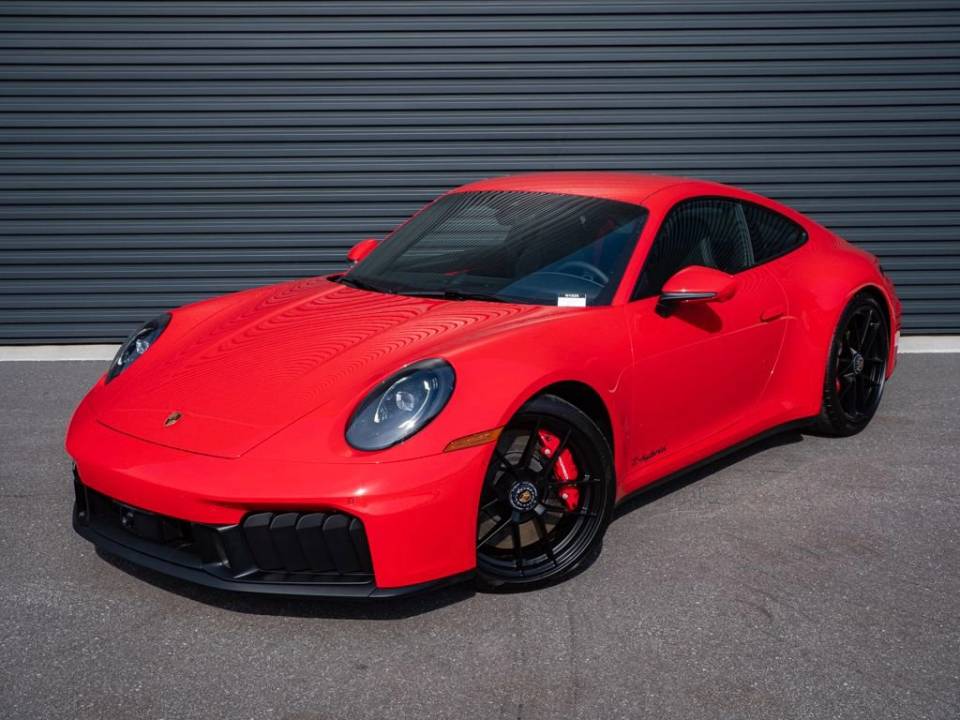 2025 Porsche 911 GTS