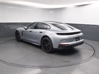 2025 Porsche Panamera Base - Photo 17