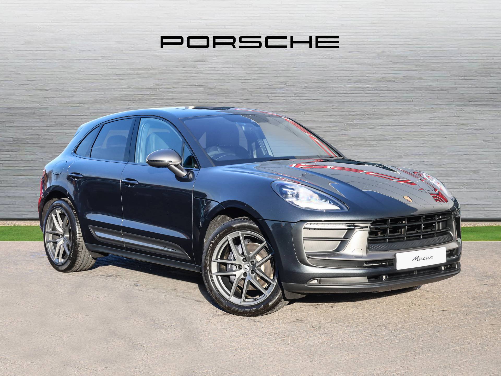 Macan T, photo 1 of 40