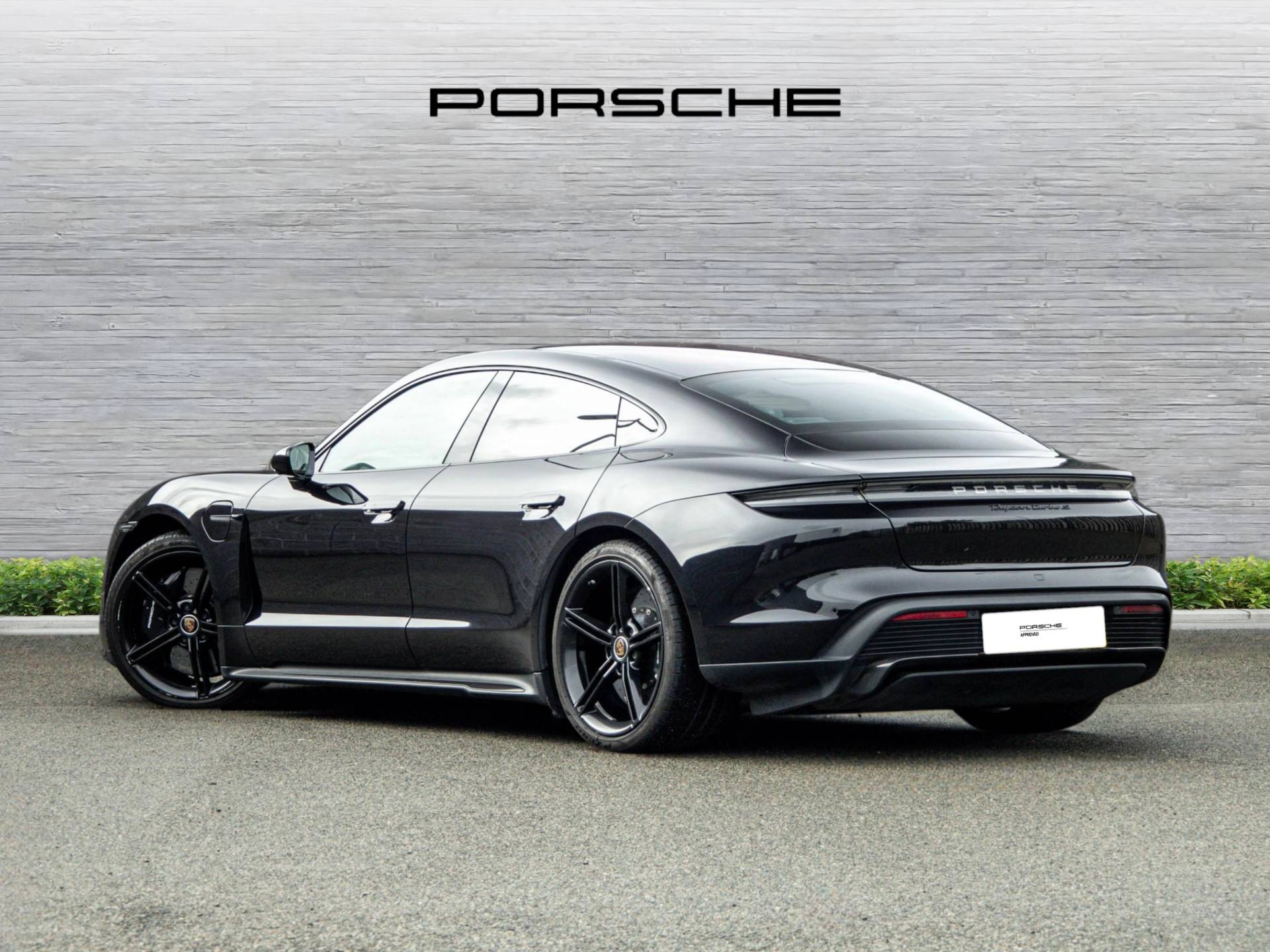 Taycan Turbo S, photo 2 of 37