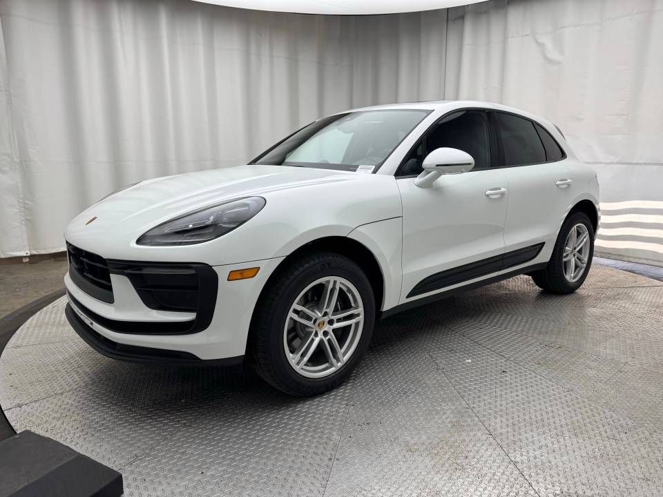 2026 Porsche Macan Base