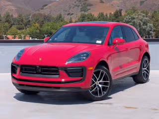 2025 Porsche Macan's photo