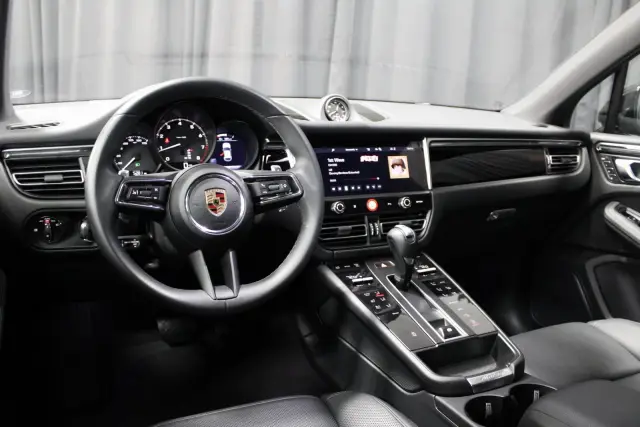 2025 Porsche Macan Base - Photo 30