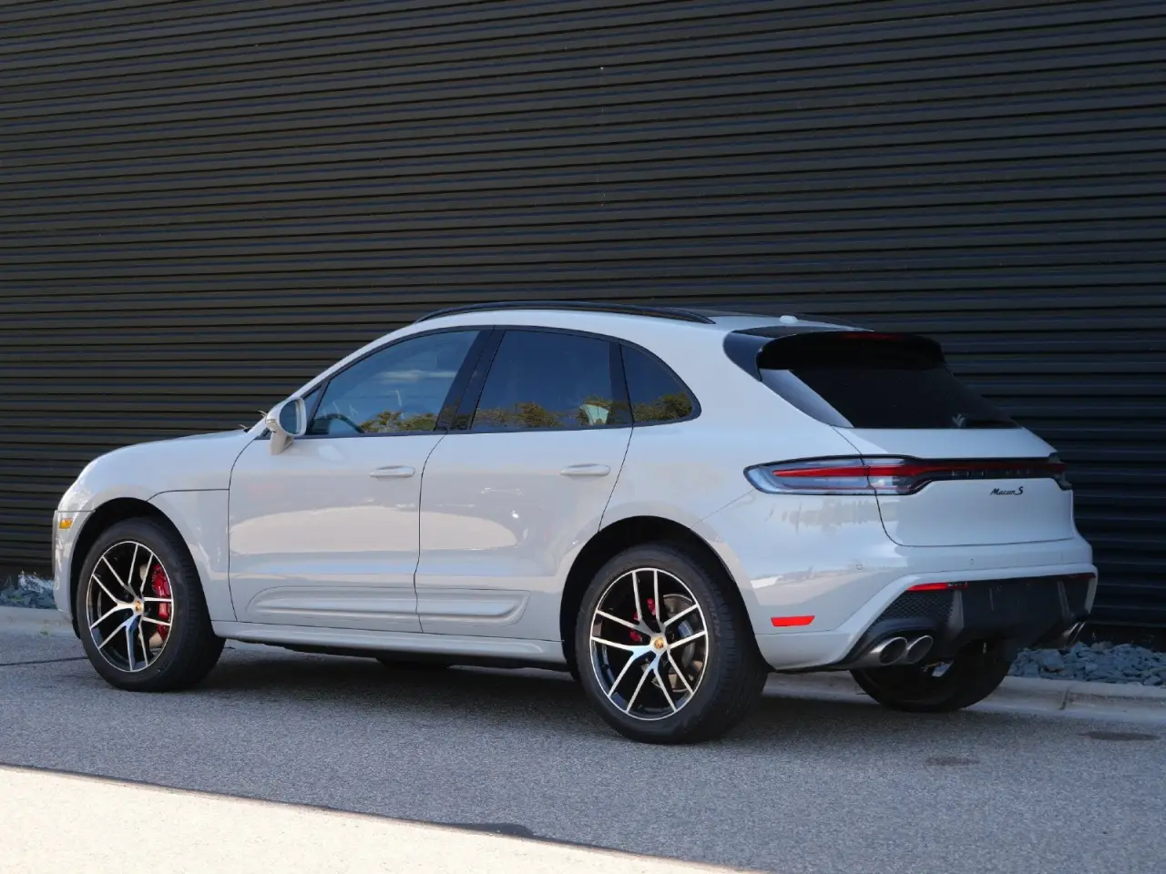 2026 Porsche Macan S - Photo 24