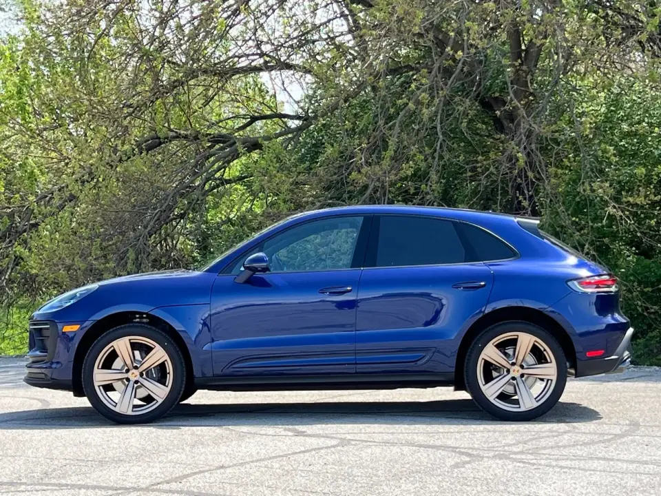 2026 Porsche Macan T - Photo 15
