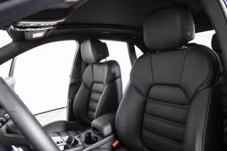 2025 Porsche Macan - Photo 33