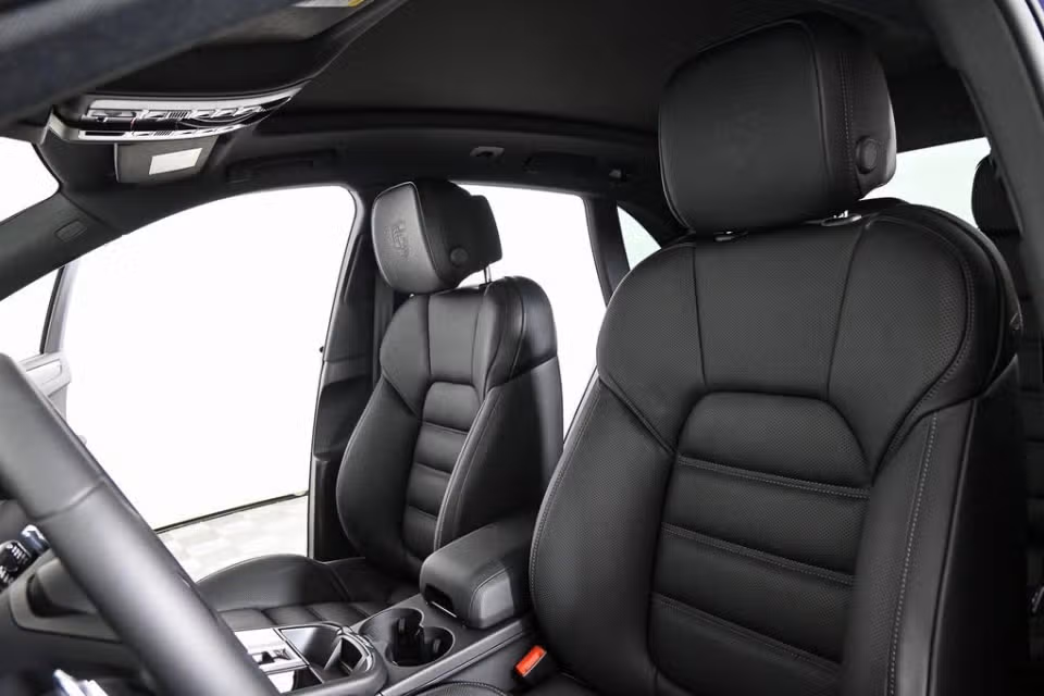 2025 Porsche Macan - Photo 35
