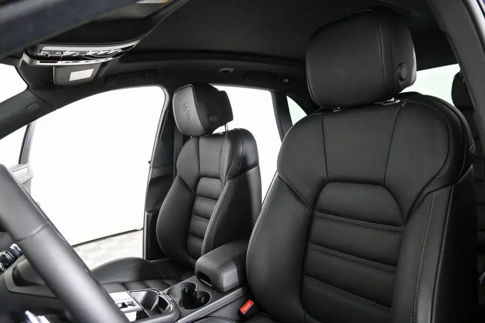2025 Porsche Macan - Photo 39