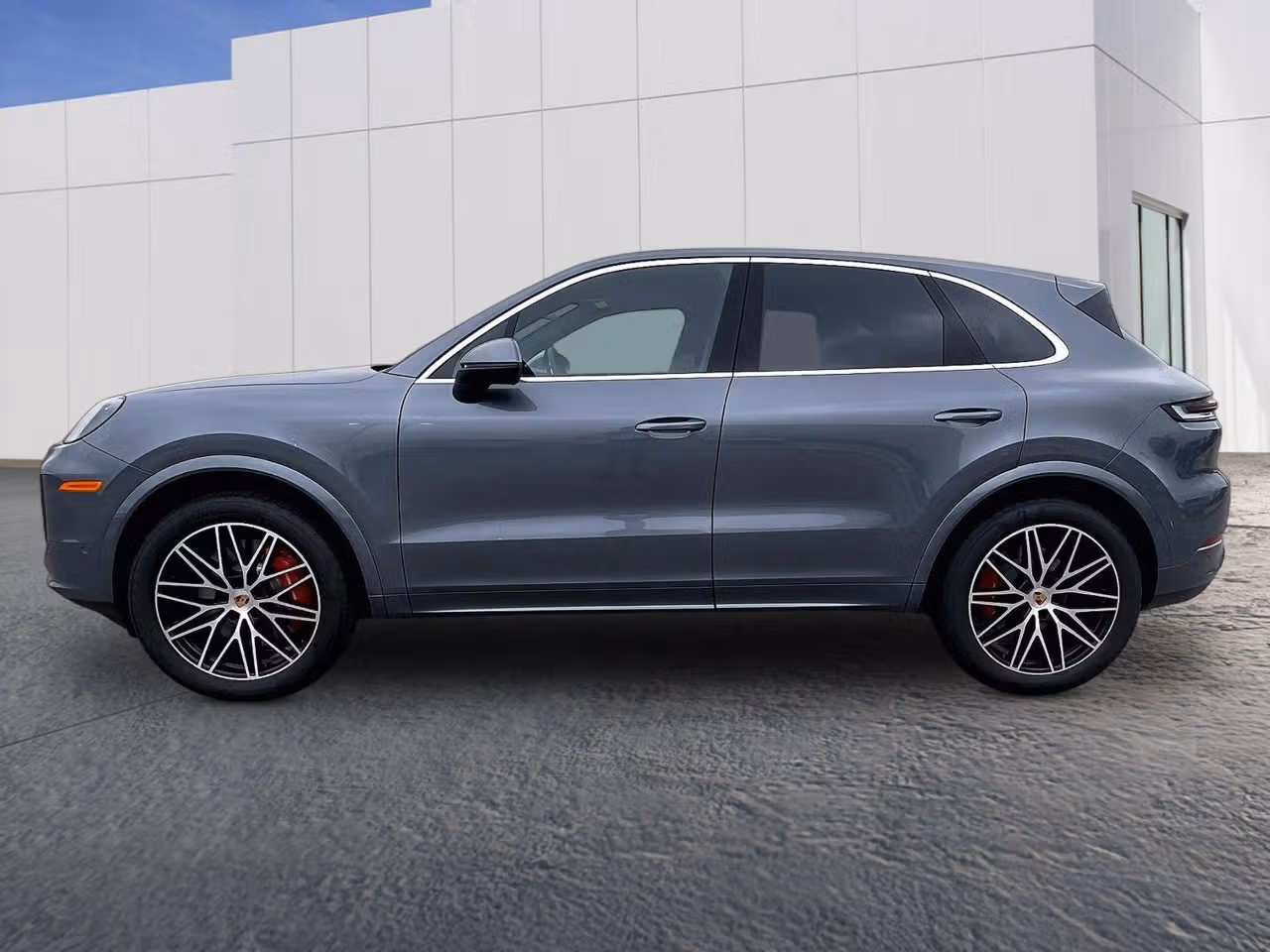 2026 Porsche Cayenne S - Photo 12