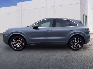 2026 Porsche Cayenne S - Photo 9