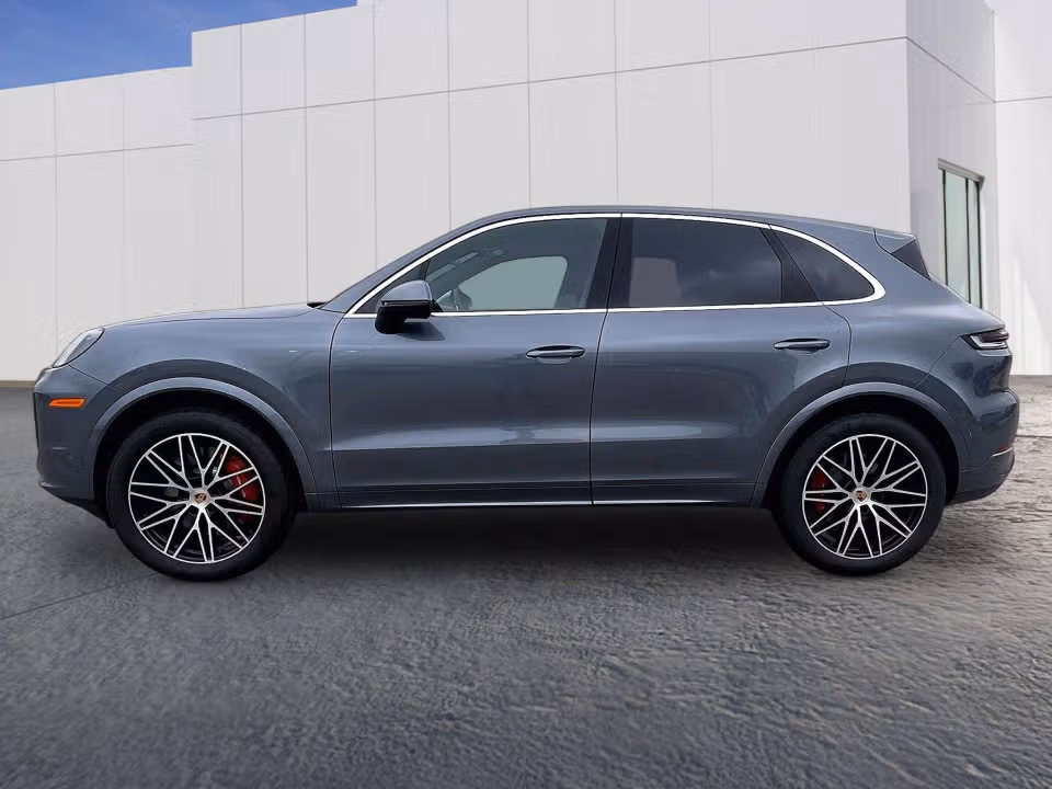 2026 Porsche Cayenne S - Photo 11