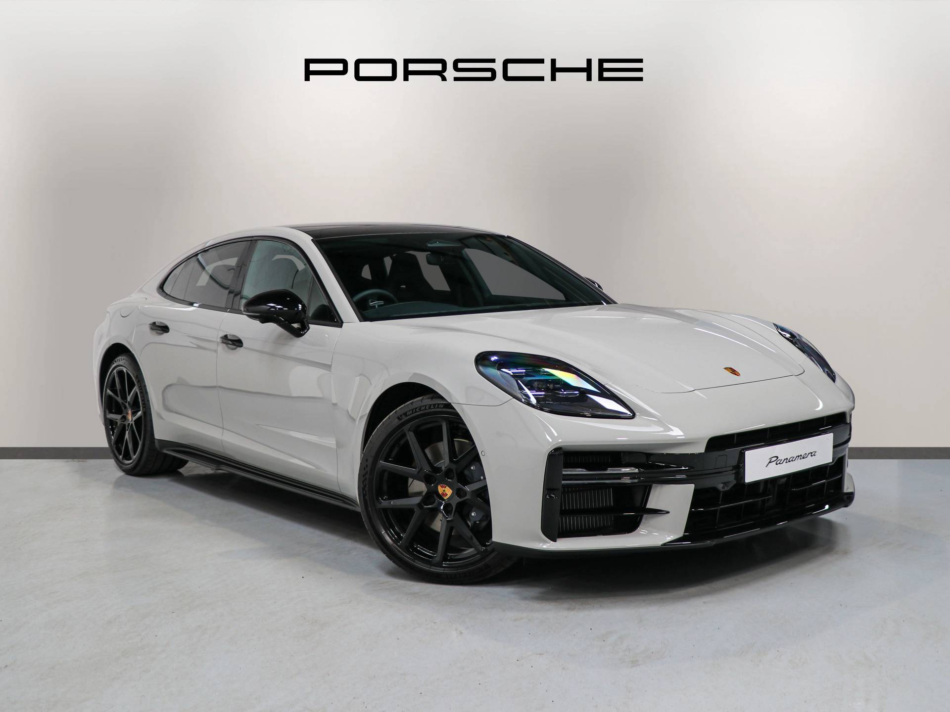 Panamera, photo 1 of 32