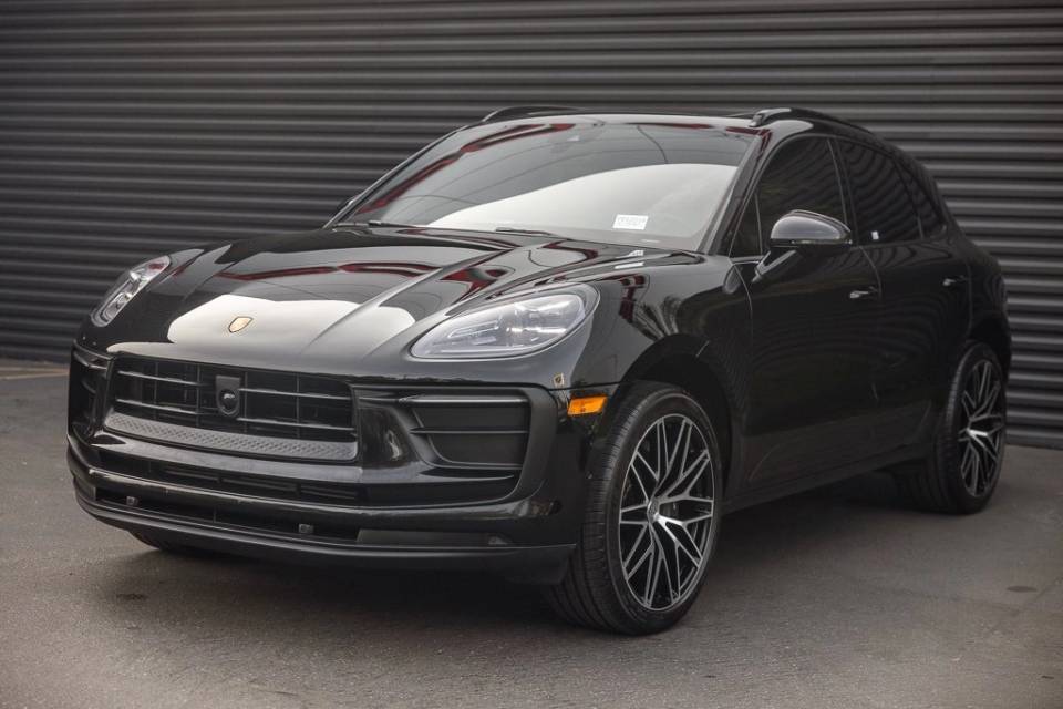 2023 Porsche Macan T