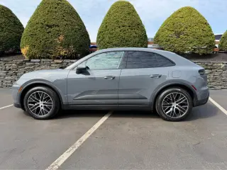 2026 Porsche Macan Base - Photo 13