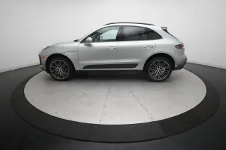 2026 Porsche Macan T - Photo 13