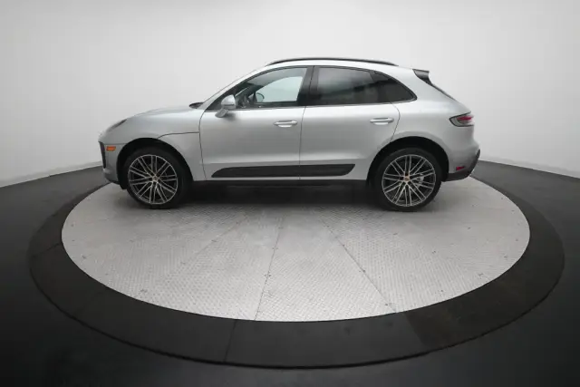 2026 Porsche Macan T - Photo 14