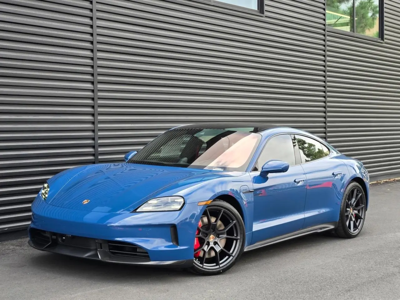 2026 Porsche Taycan GTS - Photo 8