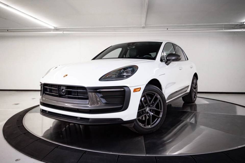 2023 Porsche Macan T