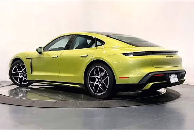 2025 Porsche Taycan S - Photo 20