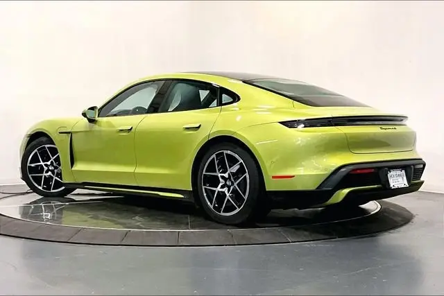 2025 Porsche Taycan S - Photo 22