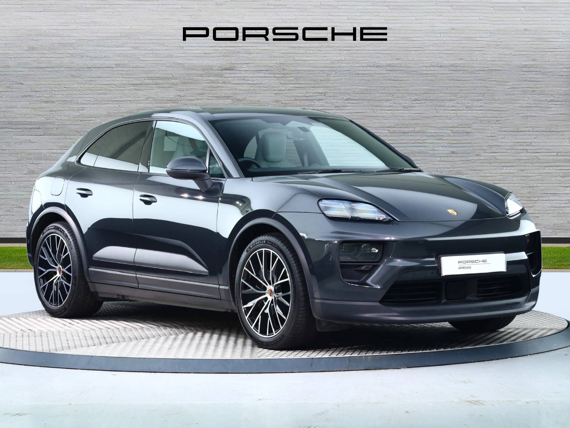 Macan, photo 1 of 36