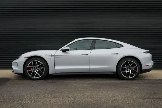 2025 Porsche Taycan S - Photo 14