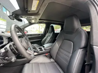2025 Porsche Cayenne Turbo E-Hybrid - Photo 37