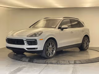 2023 Porsche Cayenne S's photo