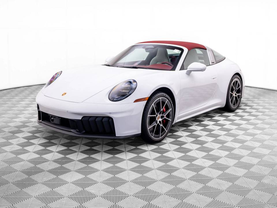2026 Porsche 911 GTS
