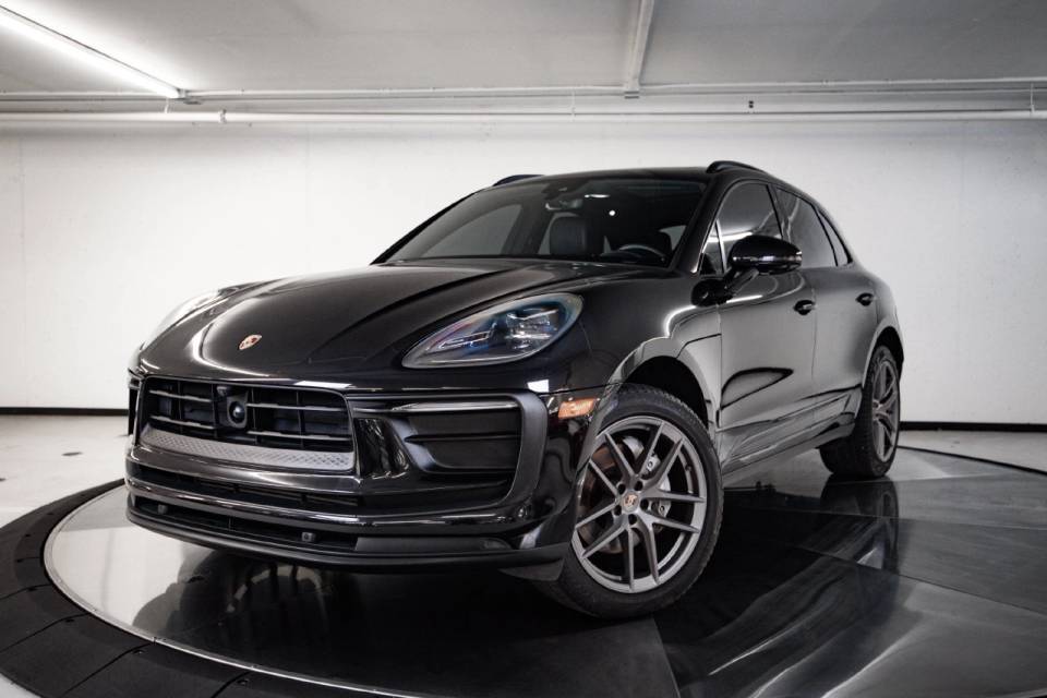 2025 Porsche Macan