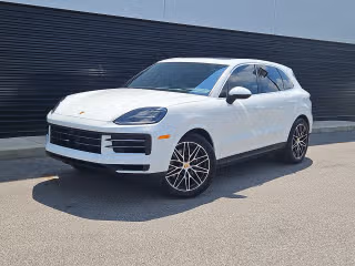 2024 Porsche Cayenne -'s photo