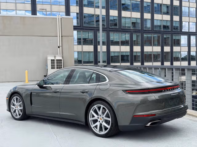 2026 Porsche Panamera 4 E-Hybrid - Photo 18