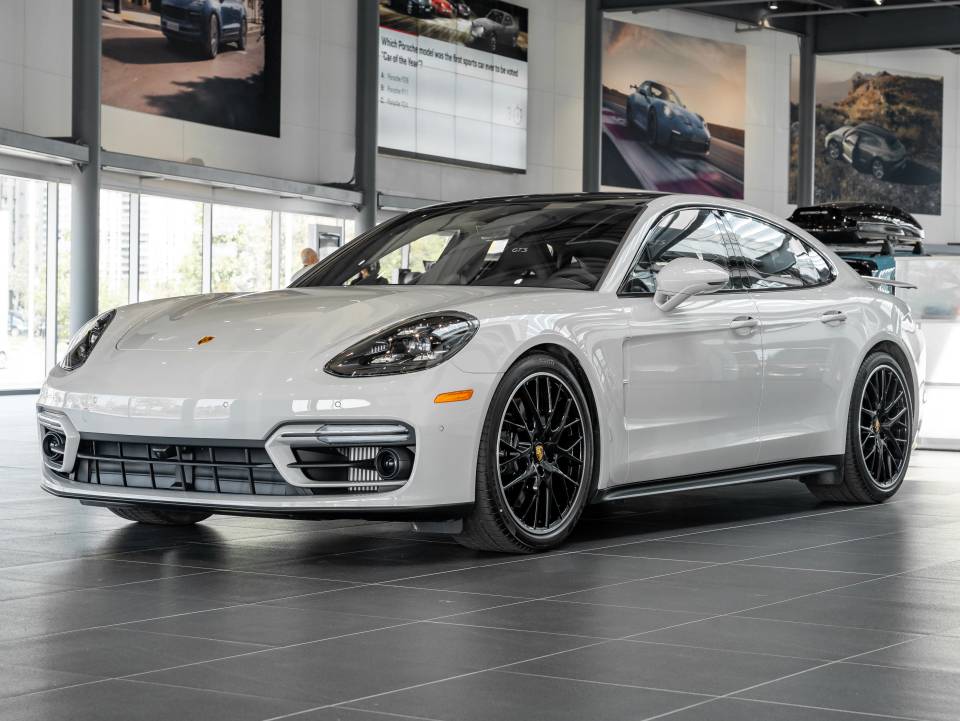 Buy new Porsche Panamera GTS at Porsche Centre North Toronto