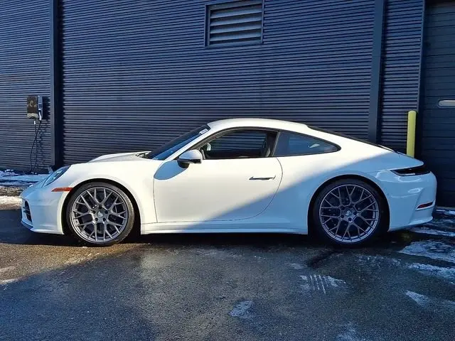 2025 Porsche 911 S - Photo 16