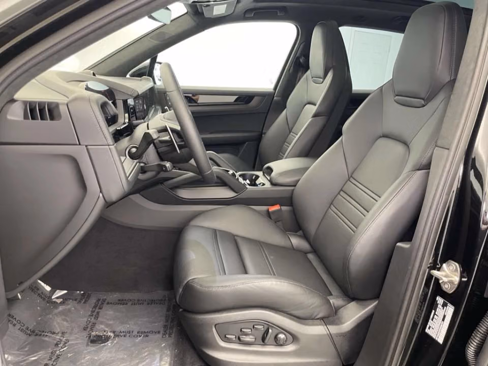 2026 Porsche Cayenne GTS - Photo 35