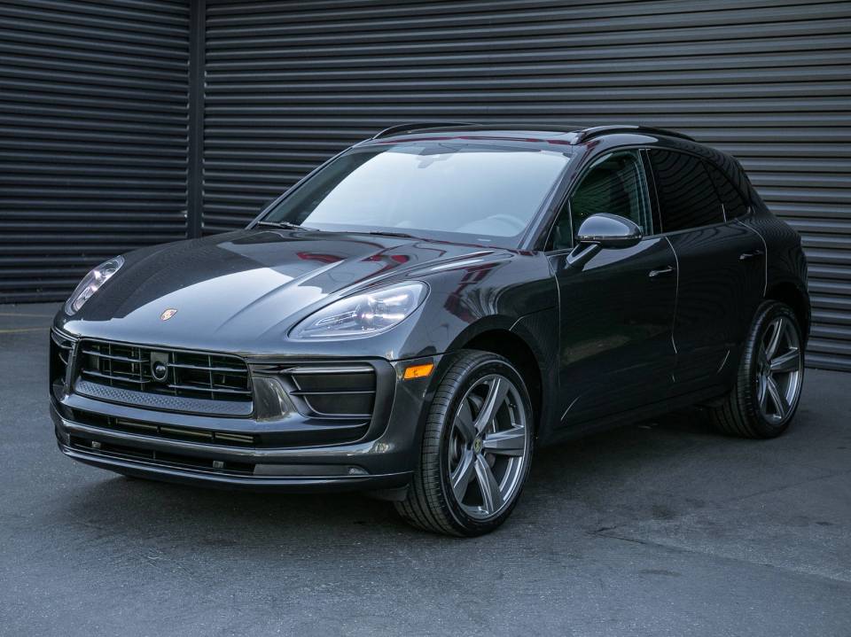 2023 Porsche Macan Base
