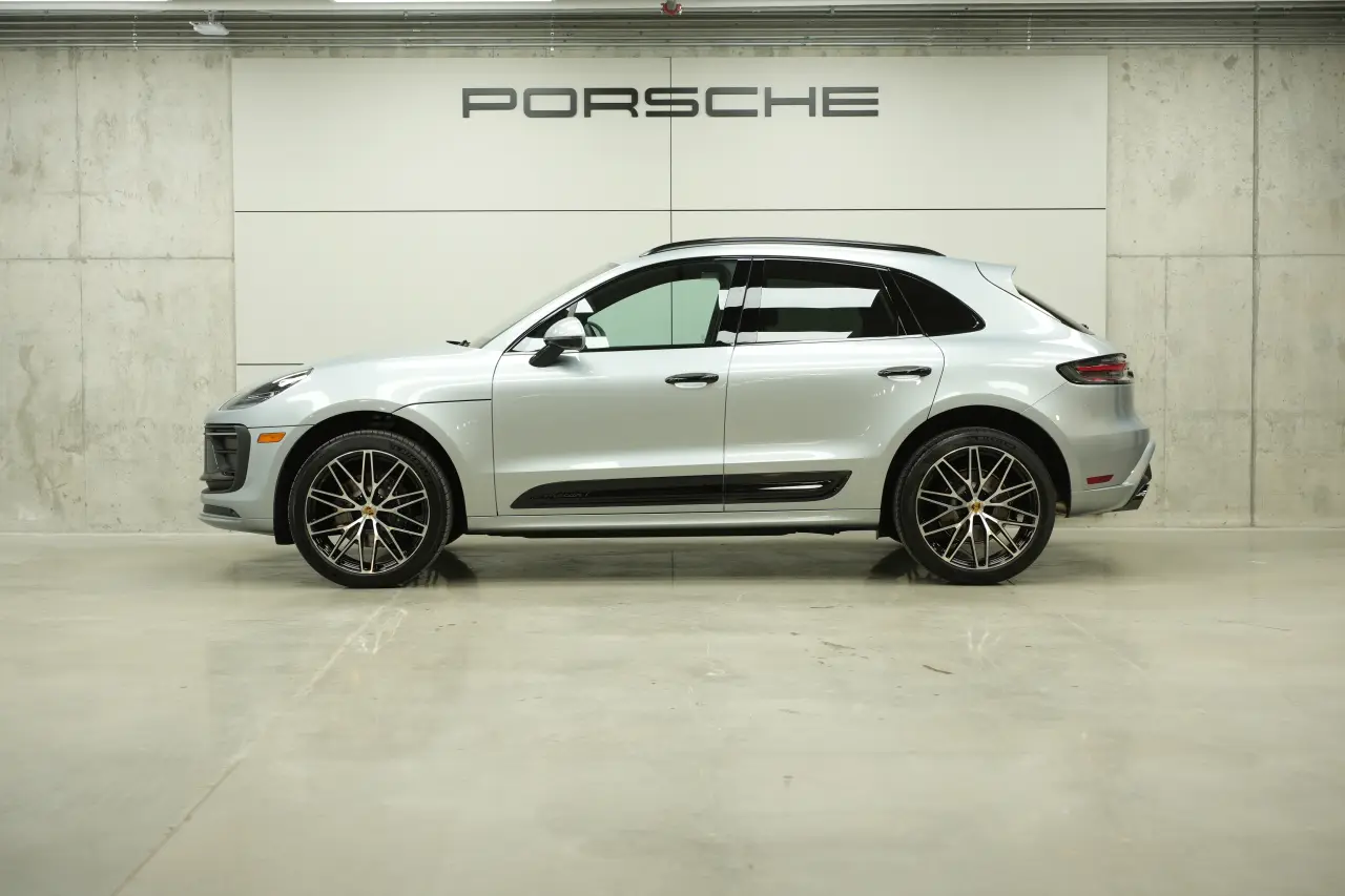 2026 Porsche Macan T - Photo 16