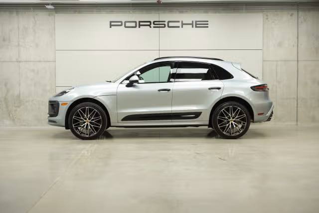 2026 Porsche Macan T - Photo 10
