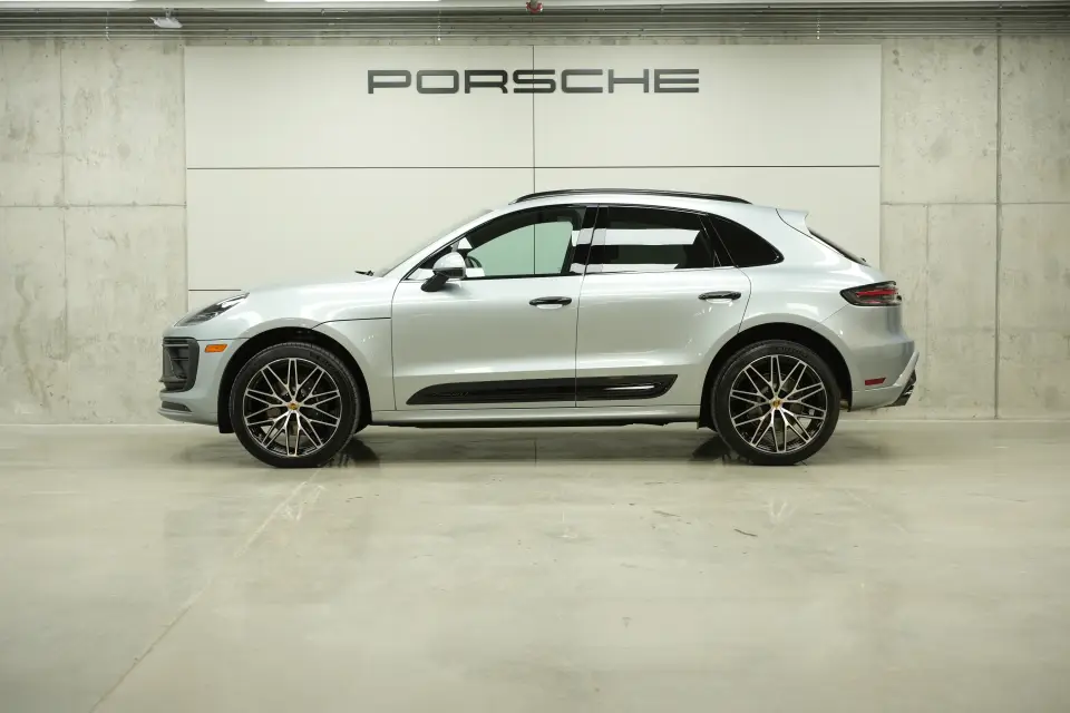 2026 Porsche Macan T - Photo 15