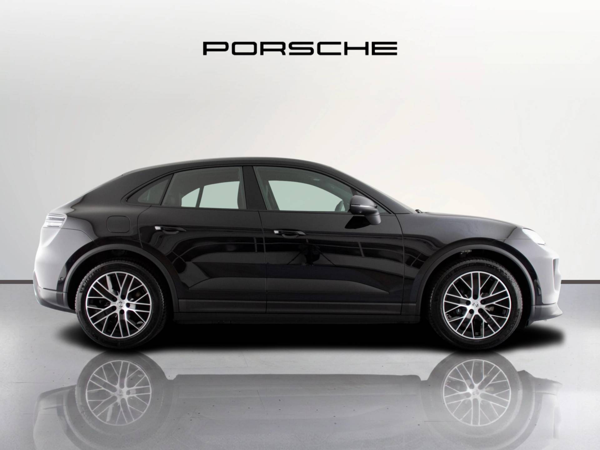 Macan, photo 2 of 54
