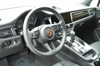 2025 Porsche Macan Base - Photo 25