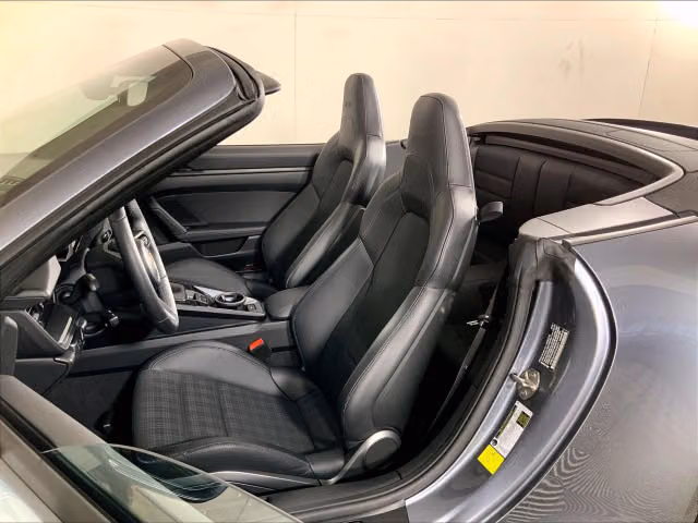 2026 Porsche 911 T - Photo 34