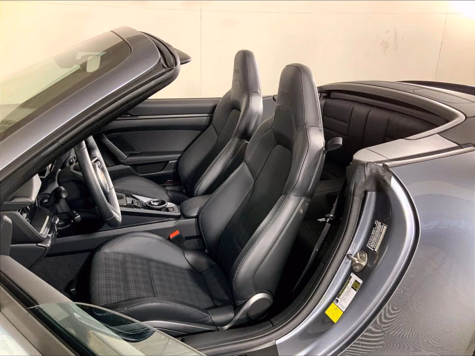 2026 Porsche 911 T - Photo 35