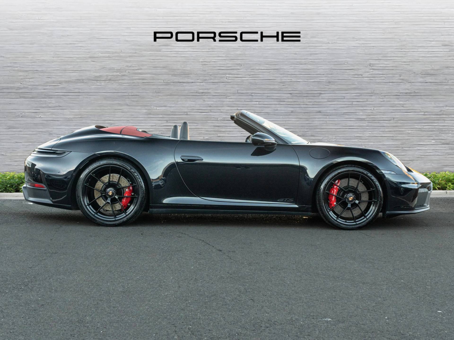 911 Carrera 4 GTS Cabriolet, photo 2 of 44