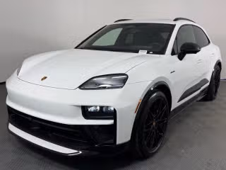 2026 Porsche Macan Macan GTS Electric's photo