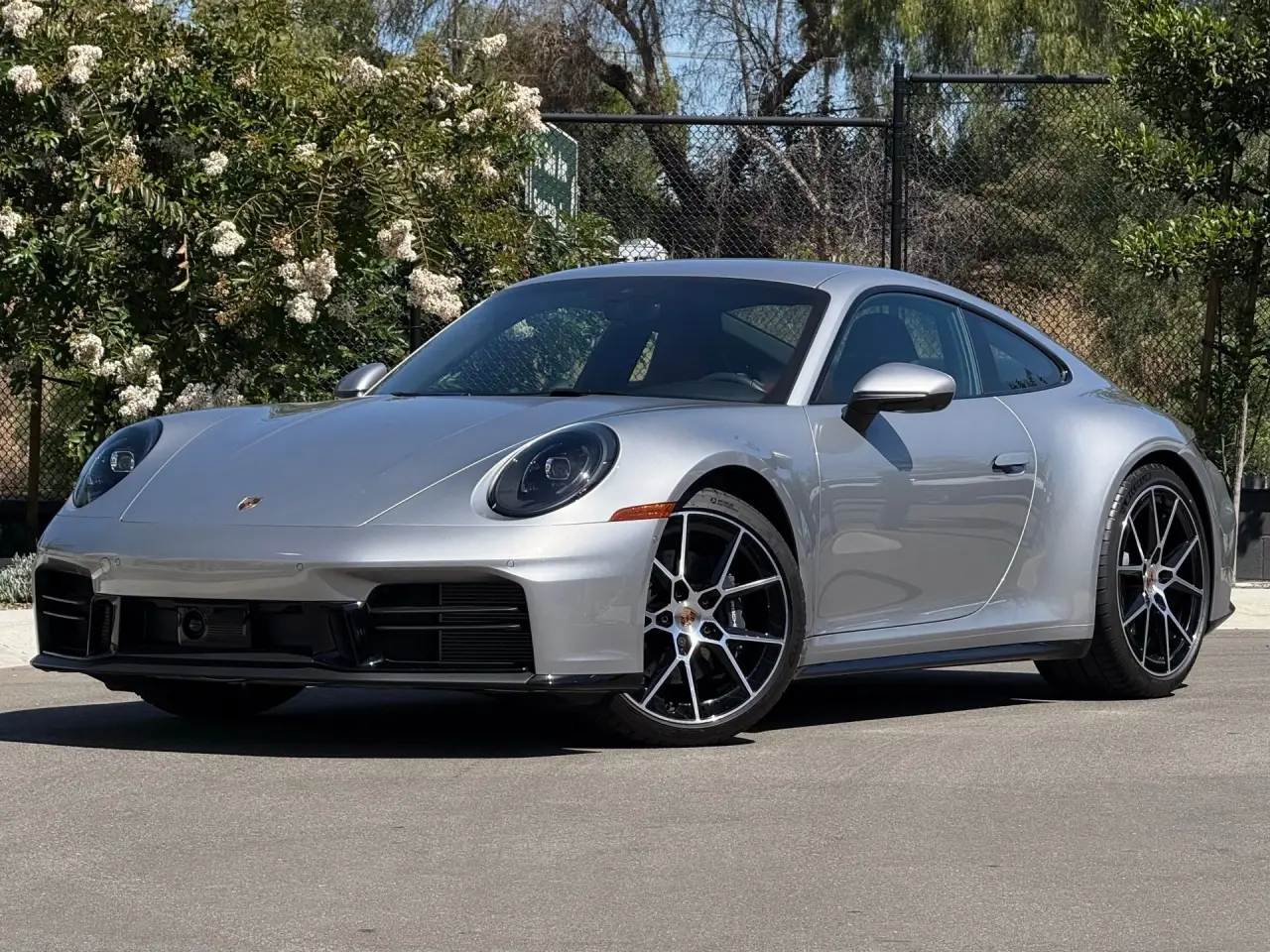 2025 Porsche 911 Carrera