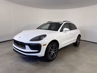 2026 Porsche Macan T's photo
