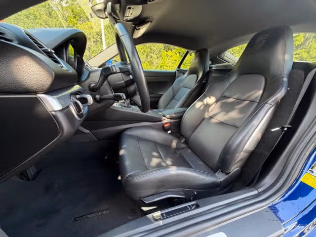 2024 Porsche 718 34