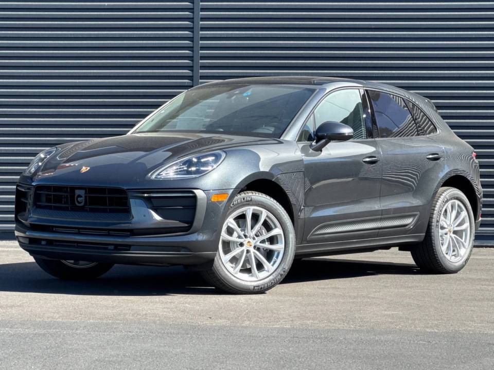 2026 Porsche Macan Base